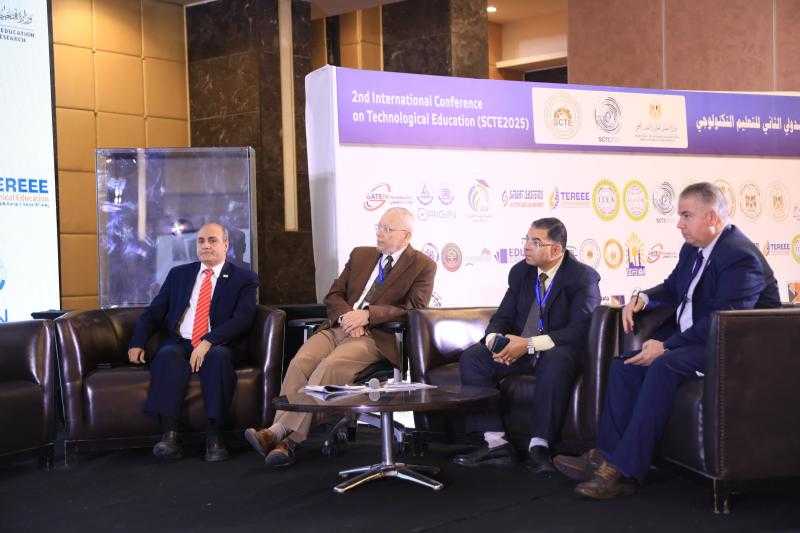المؤتمر الدولي الثاني للتعليم التكنولوجي يواصل جلساته العلمية والبحثية لليوم الثالث على التوالي