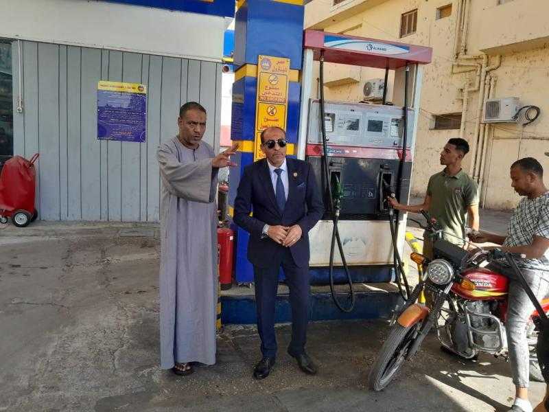 تموين الأقصر: استمرار انتظام عمل محطات الوقود وتوفر المواد البترولية بأنواعها بالأسعار الجديدة المقررة