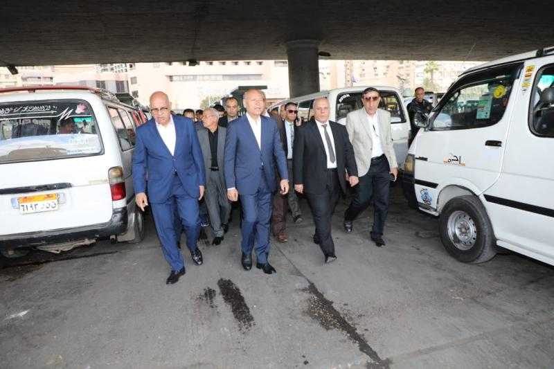محافظ القاهرة يتفقد مواقف النقل الجماعى بالعاصمة