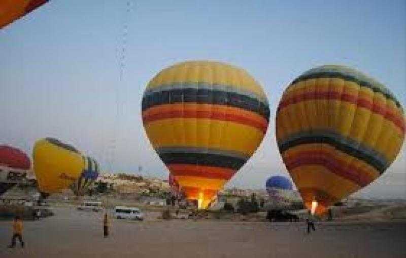 إلغاء رحلات البالون الطائر بالأقصر لليوم السادس على التوالي بسبب سوء حالة الطقس