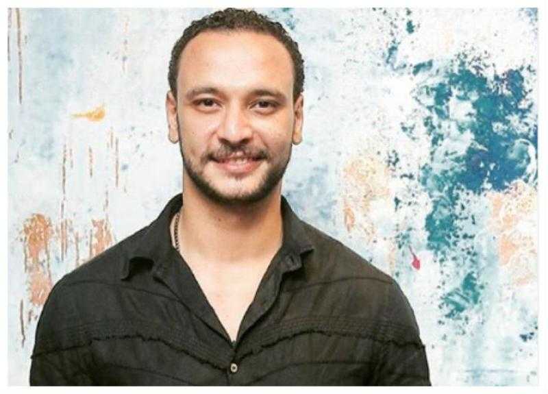 أحمد خالد صالح عن تشبيهه بوالده: الموضوع مرتبط بـ DNA