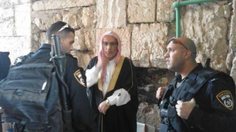  الاحتلال يبعد خطيب المسجد الأقصى لمدة أسبوع