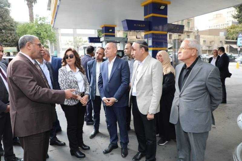 وزيرة التنمية المحلية ومحافظ القاهرة يتفقدان موقفي عبدالمنعم رياض والسيدة عائشة