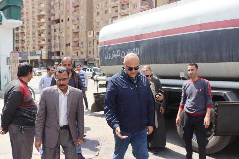 محافظ القليوبية يتفقد محطات تموين ومواقف السيارات العموميه  بمدينة بنها وحي غرب شبرا الخيمة