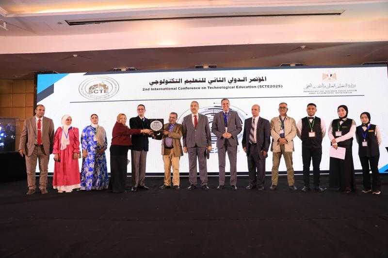 ختام فعاليات المؤتمر الدولي الثاني للتعليم التكنولوجي وإعلان توصياته وتكريم الفائزين في المسابقات الطلابية