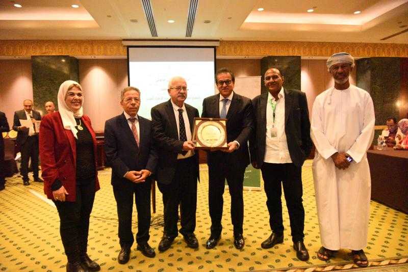 وزير الصحة يشارك في اجتماع المجلس الأعلى لاتحاد الأطباء العرب