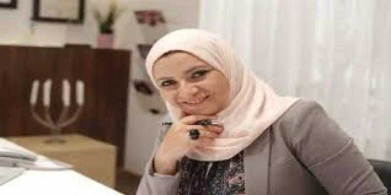 عامل دليفري يحرر محضرا ضد هبة قطب بتهمة السب والتشهير