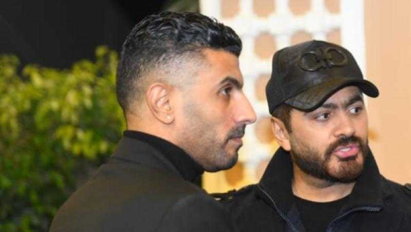 أول ظهور لمحمد سامي فى عزاء حماة رامي صبري بعد اعتزاله الدراما التليفزيونية