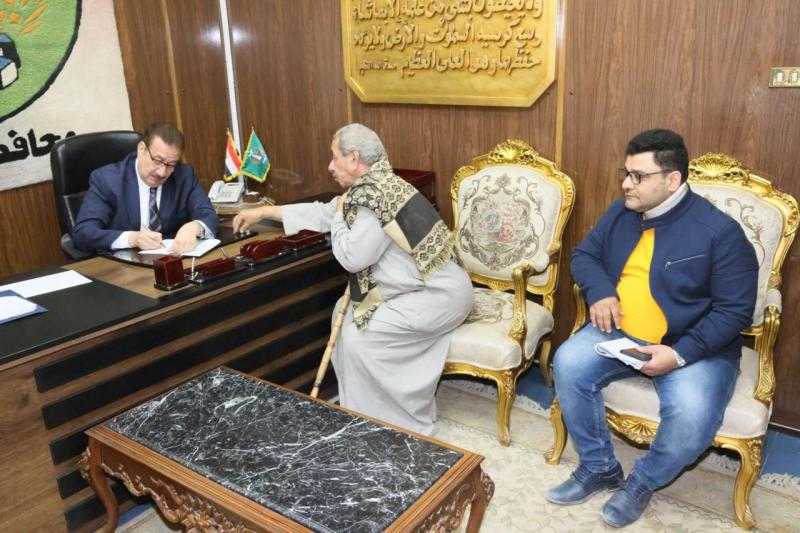 محافظ المنوفية يفحص طلبات المواطنين ويوجه بإجراءات عاجلة وحلول فورية