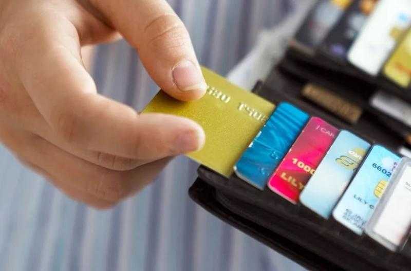 بطاقات الدفع الإلكتروني بالقطاع المصرفي تقفز إلى 66.2 مليون بطاقة