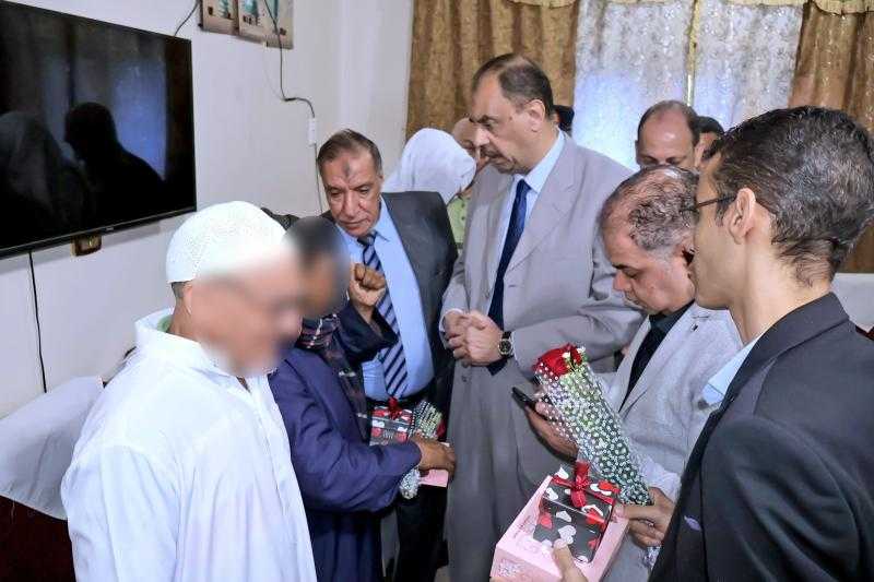محافظ سوهاج يتفقد دار رعاية المسنين ويطمئن على مستوى الخدمات المقدمة لهم