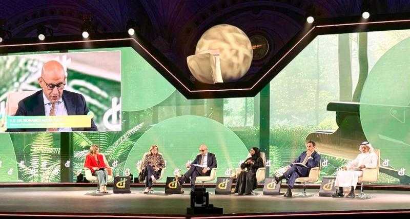 عبد اللطيف يستعرض الرؤية المصرية لمواءمة التعليم مع سوق العمل