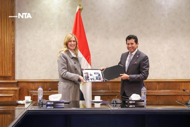 وزير الشباب والرياضة يلتقي المدير التنفيذي للأكاديمية الوطنية للتدريب لبحث التعاون المشترك