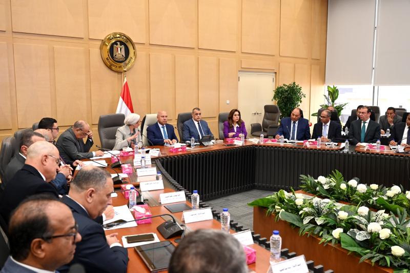 وزير الصناعة والنقل 