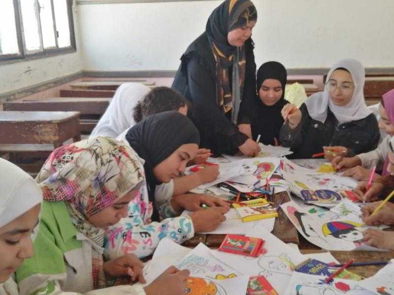 قصور الثقافة تعزز قيم المواطنة بمدارس المنيا بلقاءات توعية وورش فنية