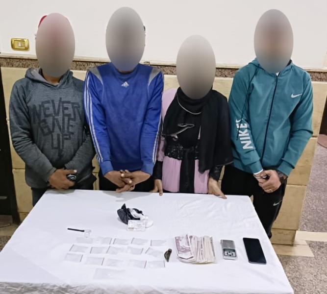ضبط 4 أشخاص تعاطوا الشابو في حديقة عامة بالإسماعيلية وتاجر المخدرات الممول