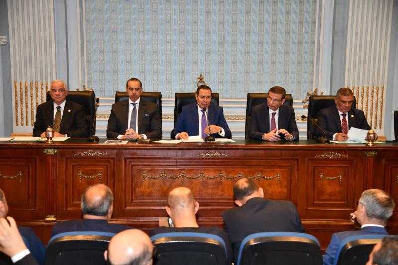 وزير الزراعة : الحكومة ملتزمة بسداد مستحقات مزارعي القطن وفقا لتوجيهات رئيس الوزراء