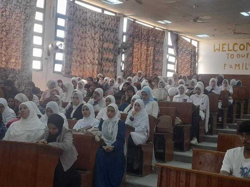 ندوة توعوية لطلاب كلية التمريض بجامعة قناة السويس لدعم جهود محو الأمية بالإسماعيلية