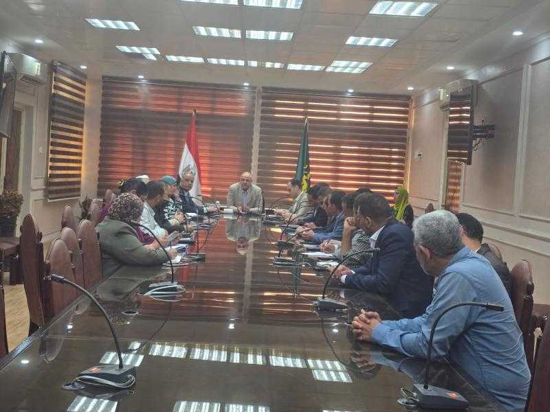 محافظ القليوبية ومساعد وزير الزراعة يلتقيان لإطلاق معرض للزهور ونباتات الزينة بمدينة القناطر الخيرية في نسخته الأولى في شهر يونيو القادم