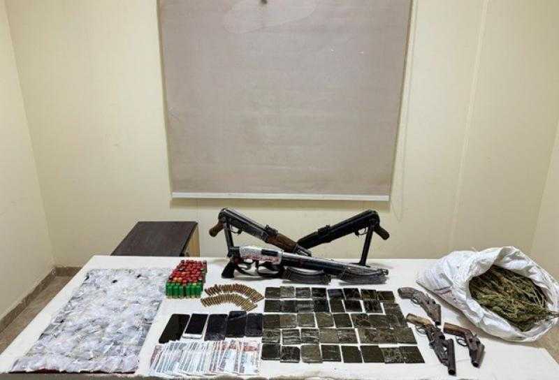 ضبط عاطلين بحوزتهما أسلحة نارية ببني سويف