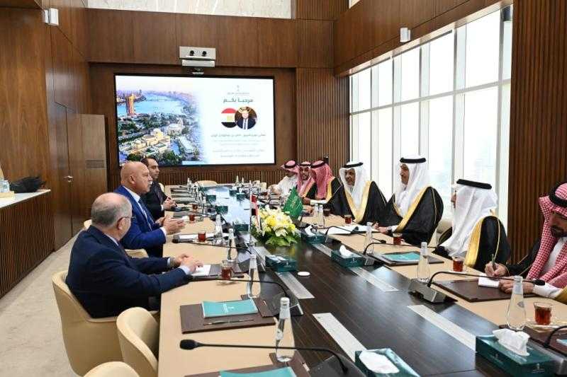 وزير الصناعة والنقل يلتقي وزير النقل السعودي لتدعيم التعاون المشترك في مجالات النقل المختلفة