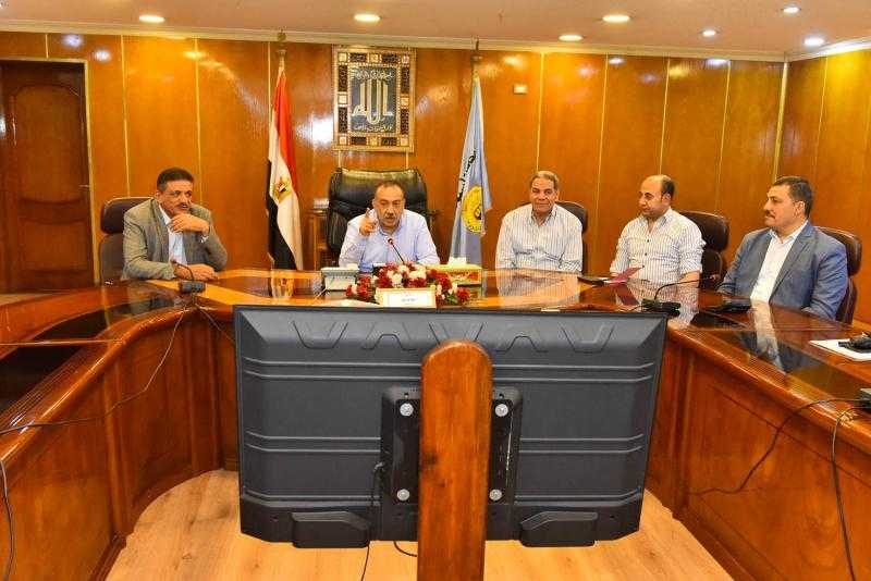 محافظ أسيوط يؤكد على إزالة مخالفات البناء فوراً ويوجه بصيانة المعدات أولاً بأول للارتقاء بالخدمات