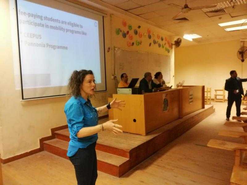 جامعة بنها تستقبل وفد جامعة بانونيا بدولة المجر