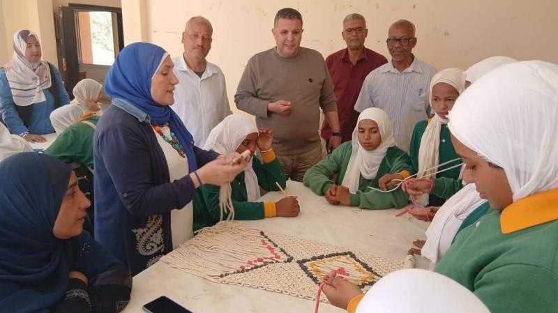 لليوم الثالث.. الثقافة تواصل اكتشاف المواهب في الشلاتين وإقبال على معرض الكتاب