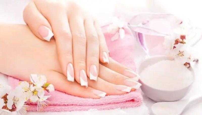 بمكونات في المطبخ.. طرق طبيعية لترطيب اليدين