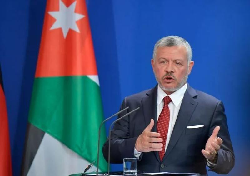 العاهل الأردني والرئيس الفلسطيني يؤكدان ضرورة تكثيف الجهود لوقف التصعيد في المنطقة