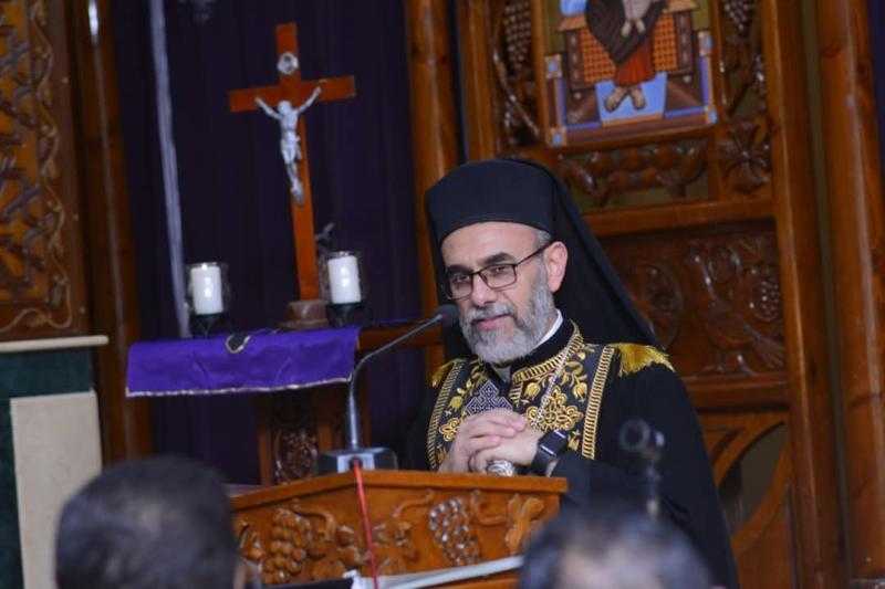 الأنبا دانيال يترأس صلاة ليلة الأربعاء بكنيسة السيدة العذراء بأسيوط