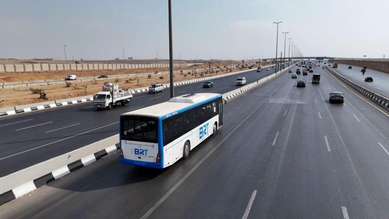 «النقل» تبدأ تجارب تدريب سائقي الأتوبيس الترددي BRT للمرحلة الأولى.. والتشغيل قريبًا
