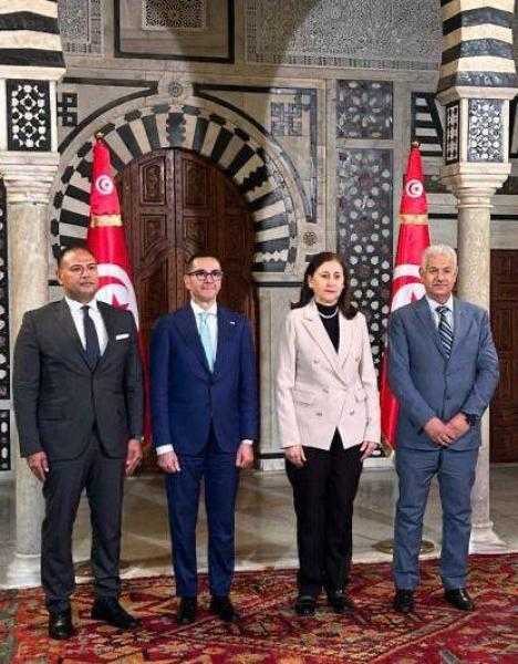 وزير الاستثمار والتجارة الخارجية يلتقي رئيسة الوزراء التونسية لبحث سبل تنمية العلاقات الاقتصادية والتجارية بين البلدين