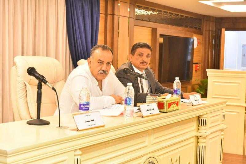 محافظ أسيوط يشدد على تكثيف الرقابة على عمليات توريد الأقماح والتسهيل على المزارعين والموردين