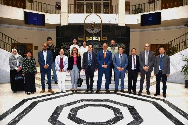 جامعة حلوان تبحث سبل التعاون في مجال الطب الصيني التقليدي مع أحد الجامعات الصينية