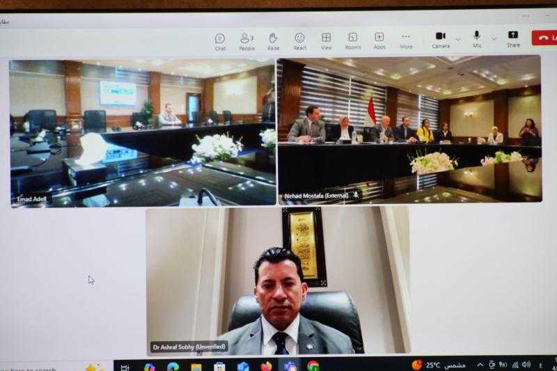 عبر تقنية الفيديو كونفرانس وزير الشباب والرياضة يتابع إجراء المقابلات الشخصية للمتقدمين لمنحة ناصر للقيادة الدولية للنسخة الخامسة