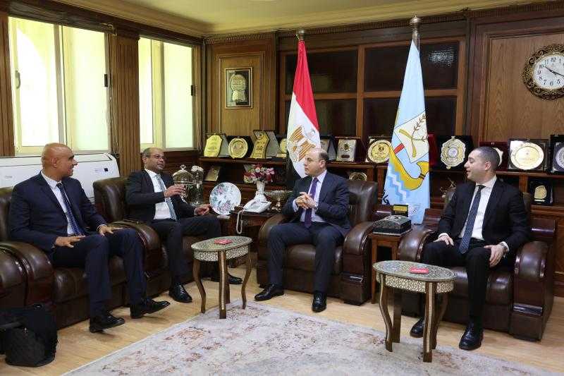 محافظ كفرالشيخ يستقبل رئيس البورصة المصرية