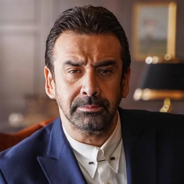 كريم عبدالعزيز 