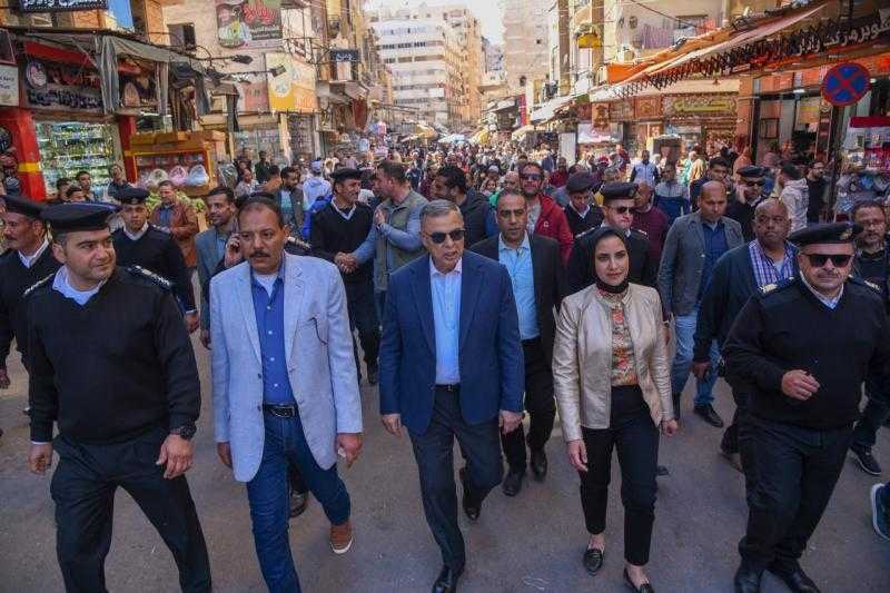 محافظ الإسكندرية : تكثيف الرقابة على الأسواق وإزالة تعديات الباعة الجائلين بالشوارع و الممرات السكنية