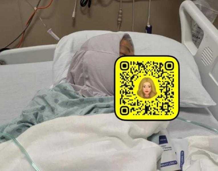 المطربة أروى تطلب الدعاء لوالدتها بعد وعكة صحية