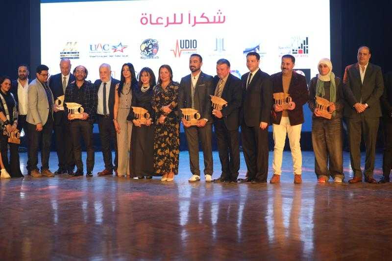”الجريمة والعقاب” و”يوميات ممثل مهزوم” يتصدران جوائز الدورة الأولى من مهرجان الفضاءات المسرحية