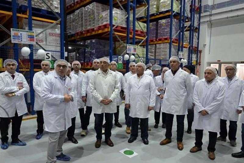 رئيس الوزراء يتفقد مصنع شركة يوتوبيا للصناعات الدوائية