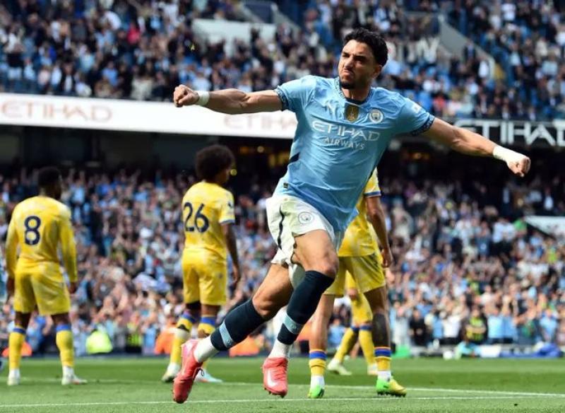 تشكيل مانشستر سيتي ضد إيفرتون بالدوري الإنجليزي.. مرموش يقود كتيبة الهجوم