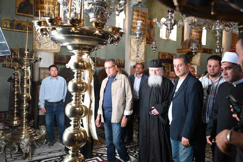 محافظ جنوب سيناء يزور دير سانت كاترين للتهنئة بعيد القيامة المجيد