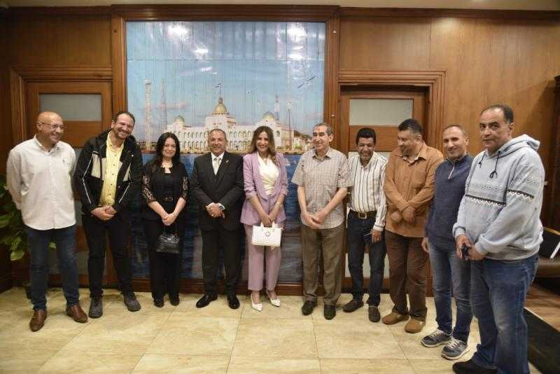 محافظ بورسعيد يستقبل القيادات الأمنية والتنفيذية للتهنئة بعيد القيامة المجيد