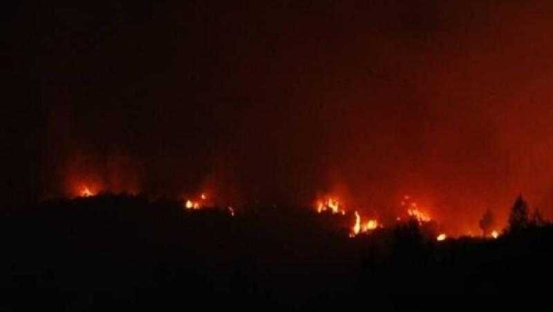 اندلاع حرائق ضخمة في مدينة مصياف بريف حماة السوري