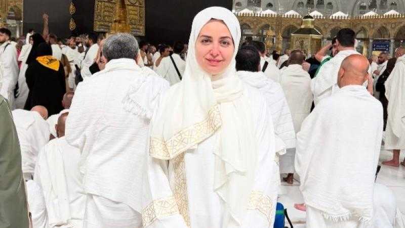 هبة مجدي تشارك جمهورها لقطات من العمرة