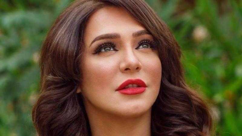 رسالة مؤثرة من سلاف فواخرجي بعد أزمتها: شكر لكل من دعمني.. والشتائم لا تمثل الشعب السوري