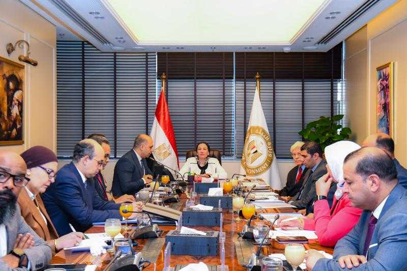 وزيرة البيئة تترأس الجلسة الأولى لمجلس ادارة جهاز تنظيم المخلفات فى تشكيله الجديد