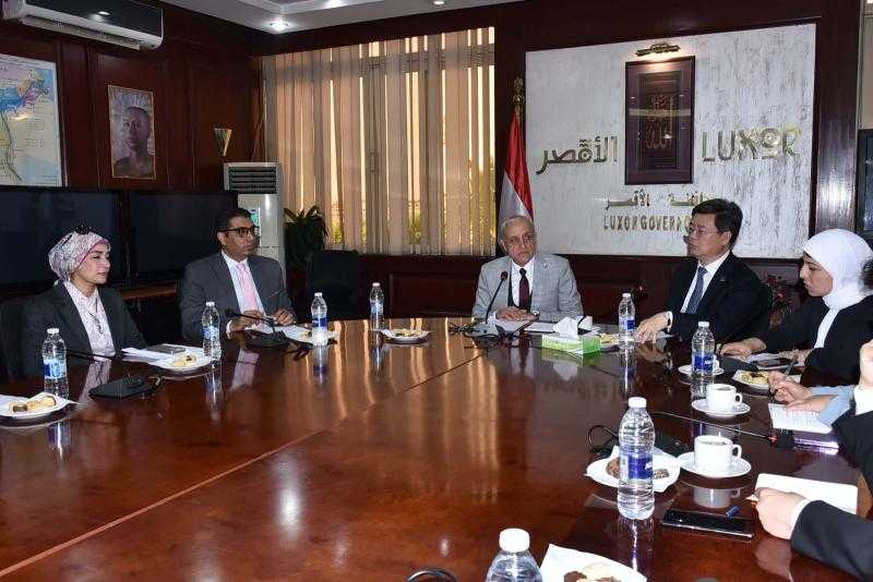 محافظ الأقصر يستقبل وفد مدينة تشنزن الصينية